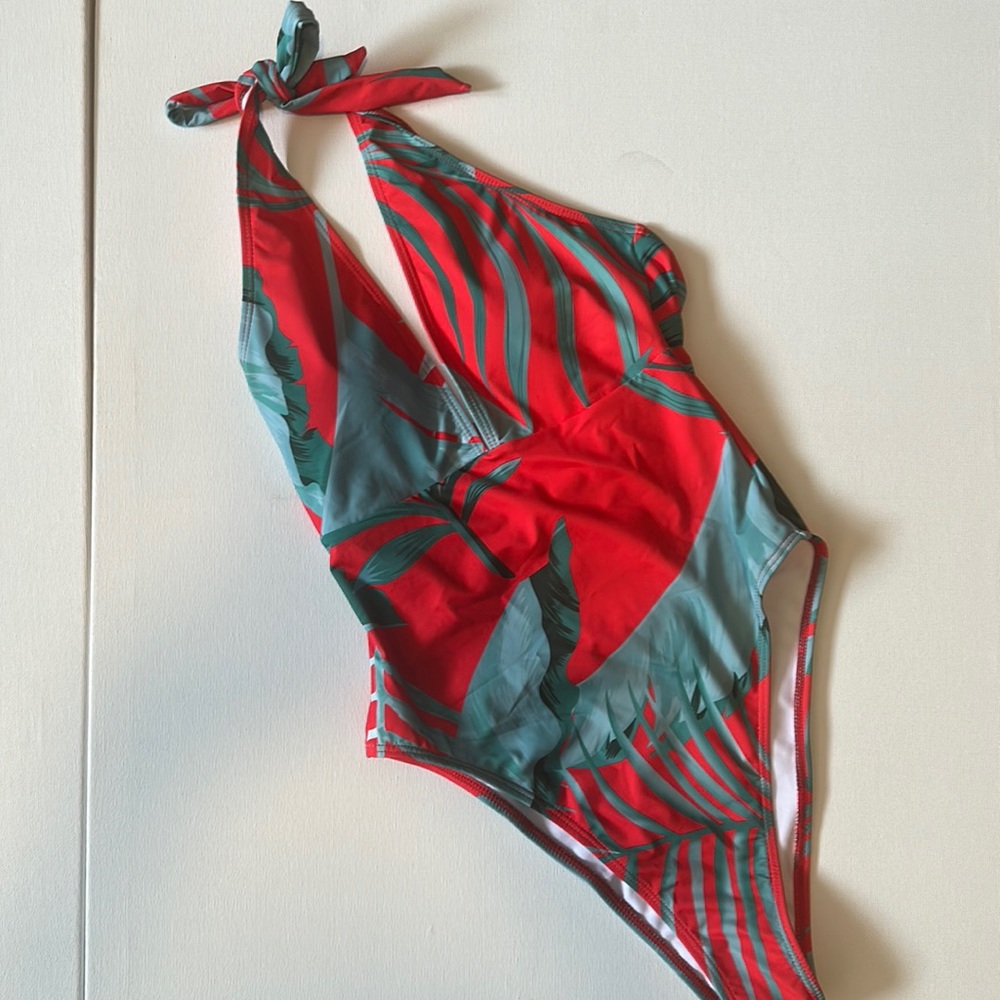 Brand New - never worn SHEIN floral one piece bathing suit. Size Small